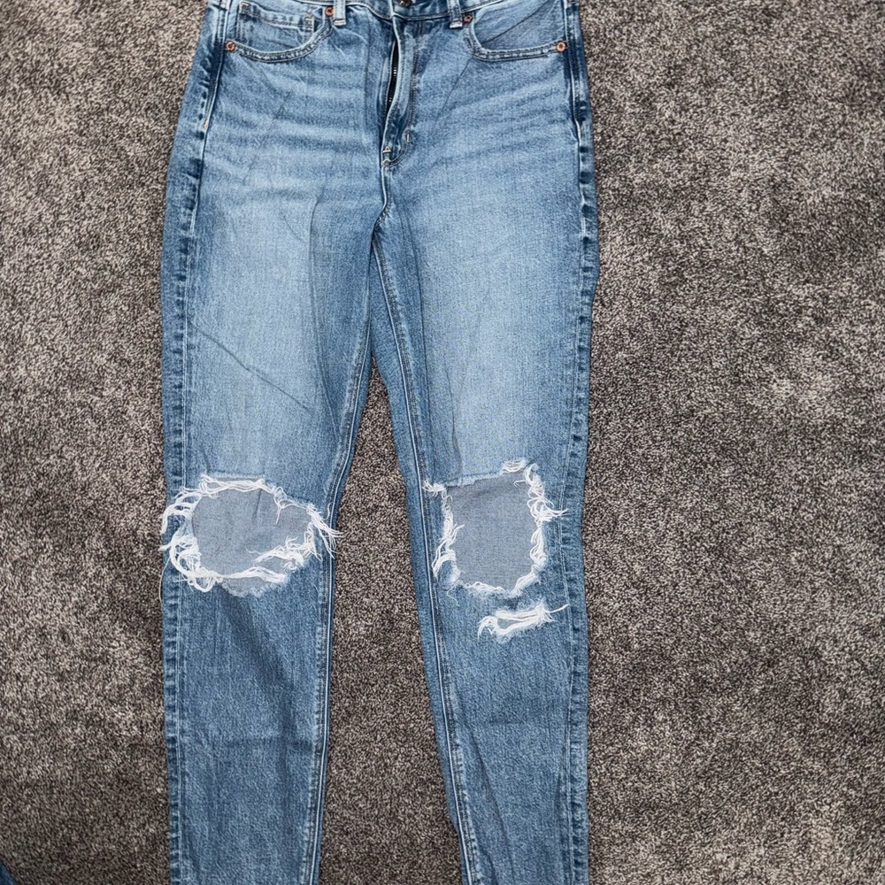 American Eagle Outfitters Light Blue Distressed Skinny Jeans